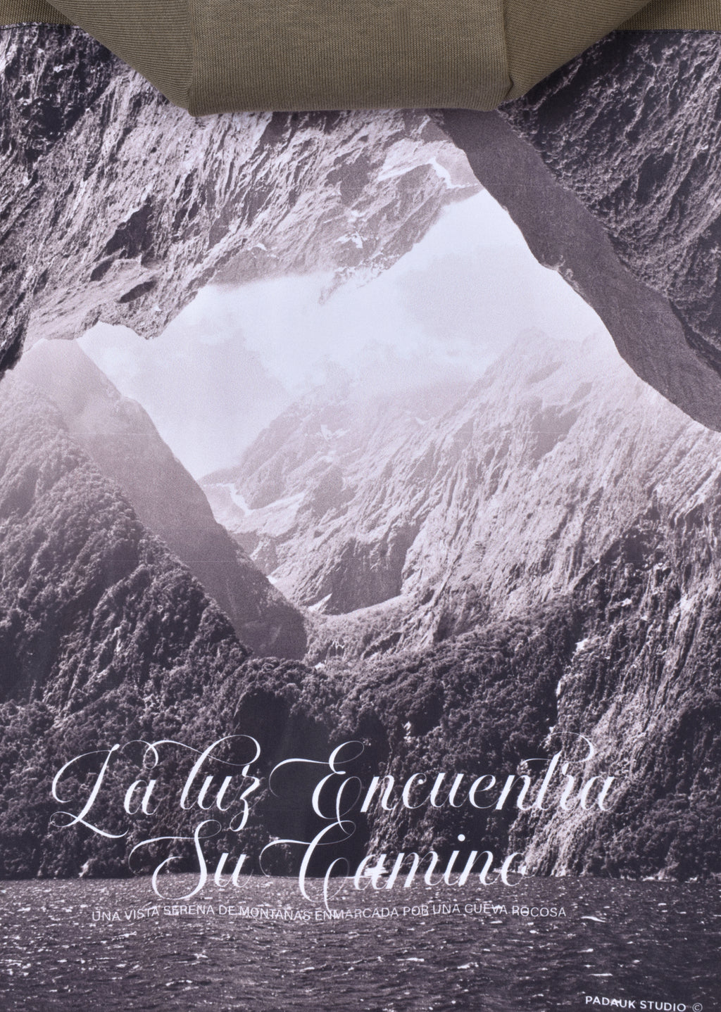 PRINTED PATCH HOODIE