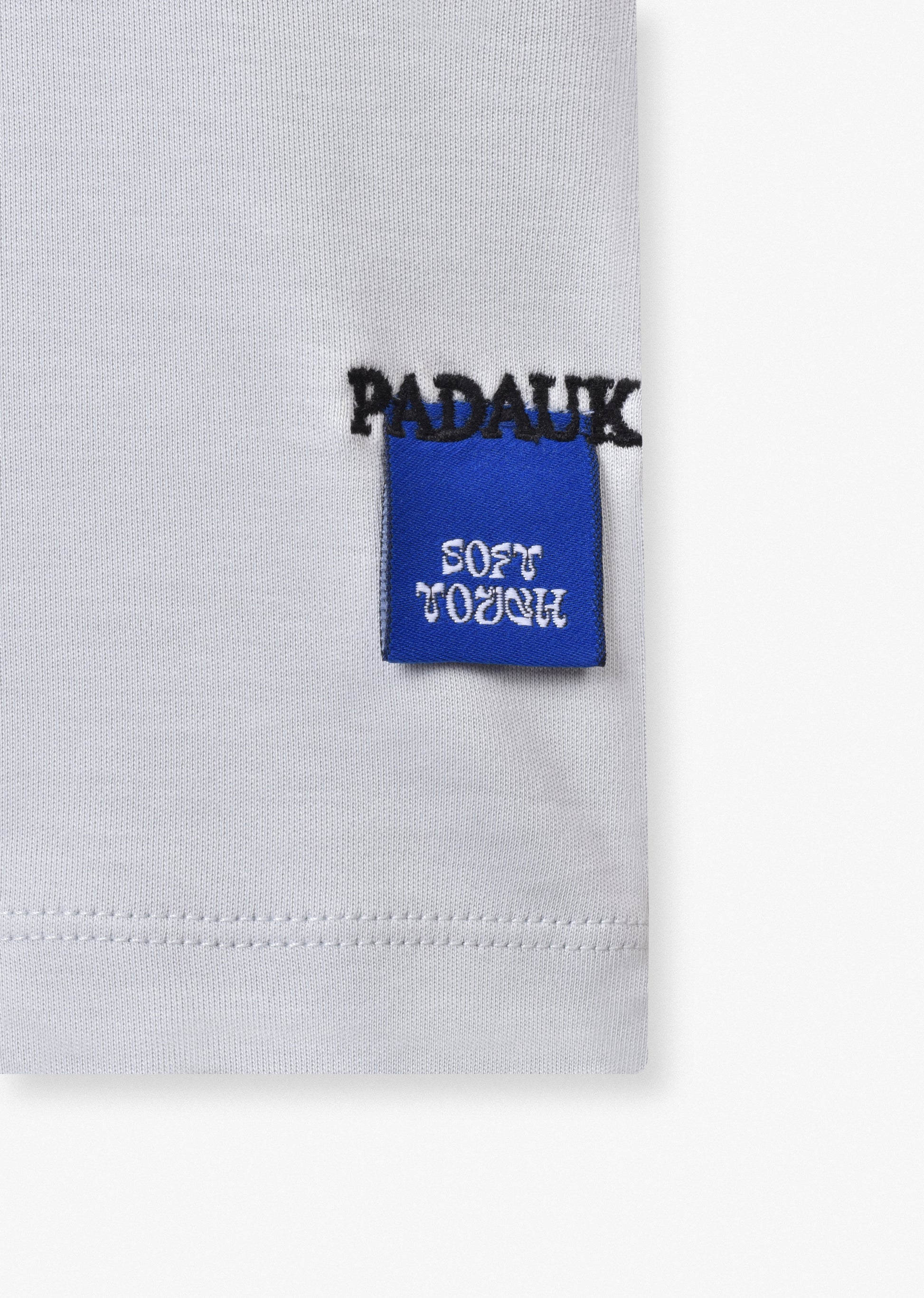HEAVYWEIGHT LABEL T-SHIRT