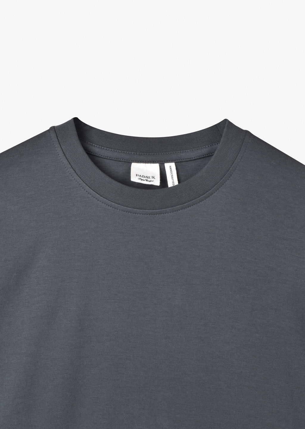 HEAVYWEIGHT LABEL T-SHIRT