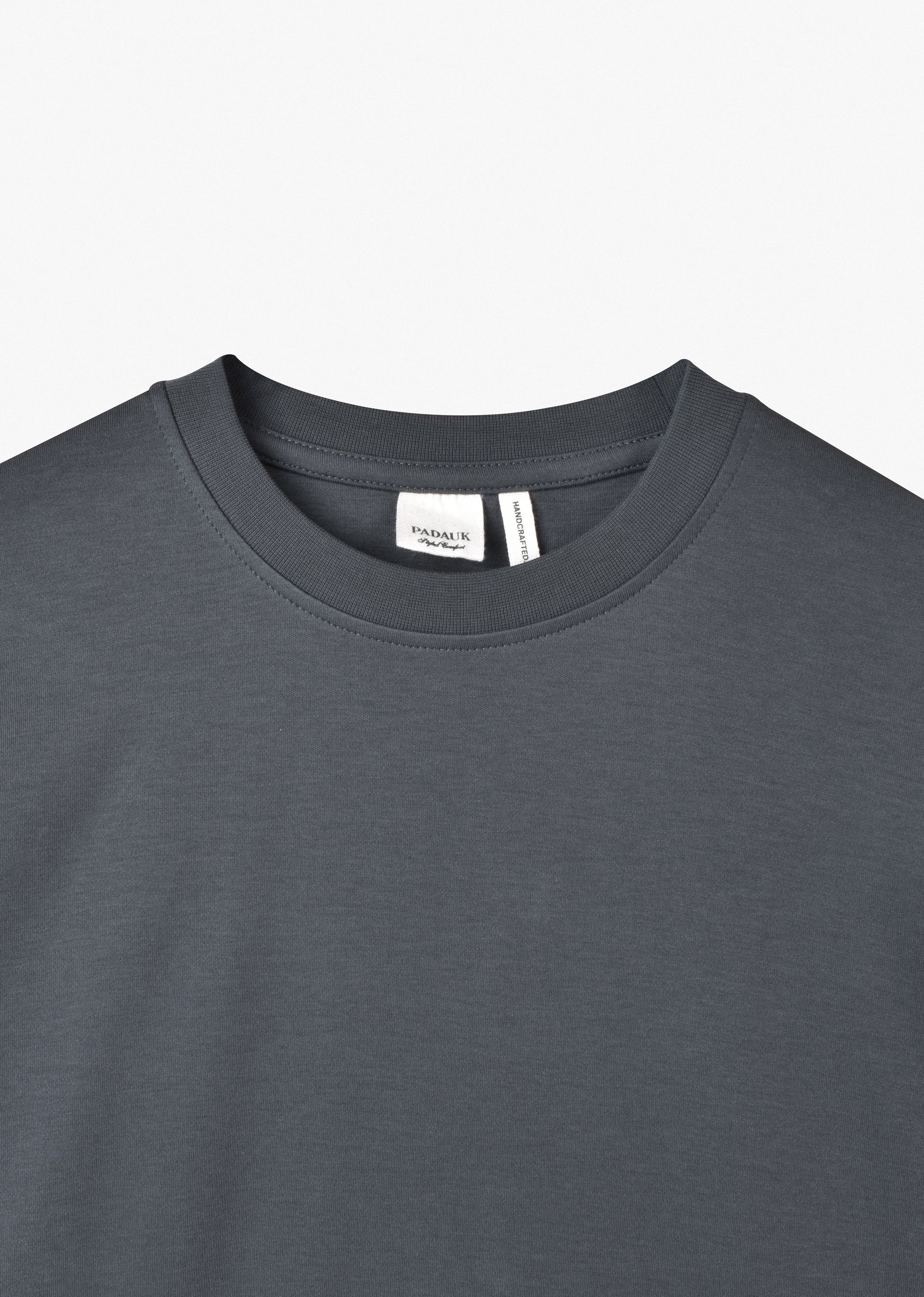 HEAVYWEIGHT LABEL T-SHIRT