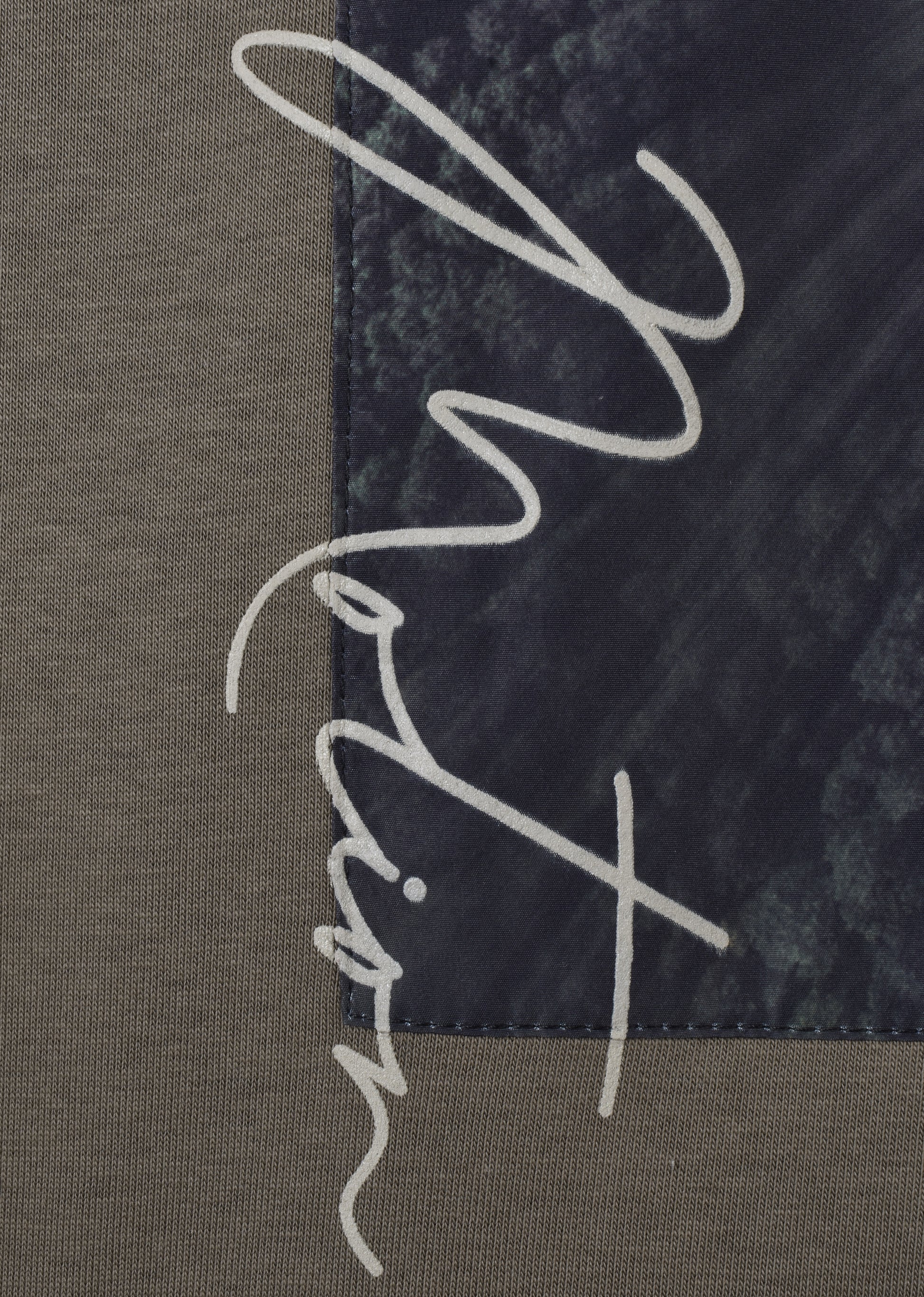 PRINTED PATCH HOODIE