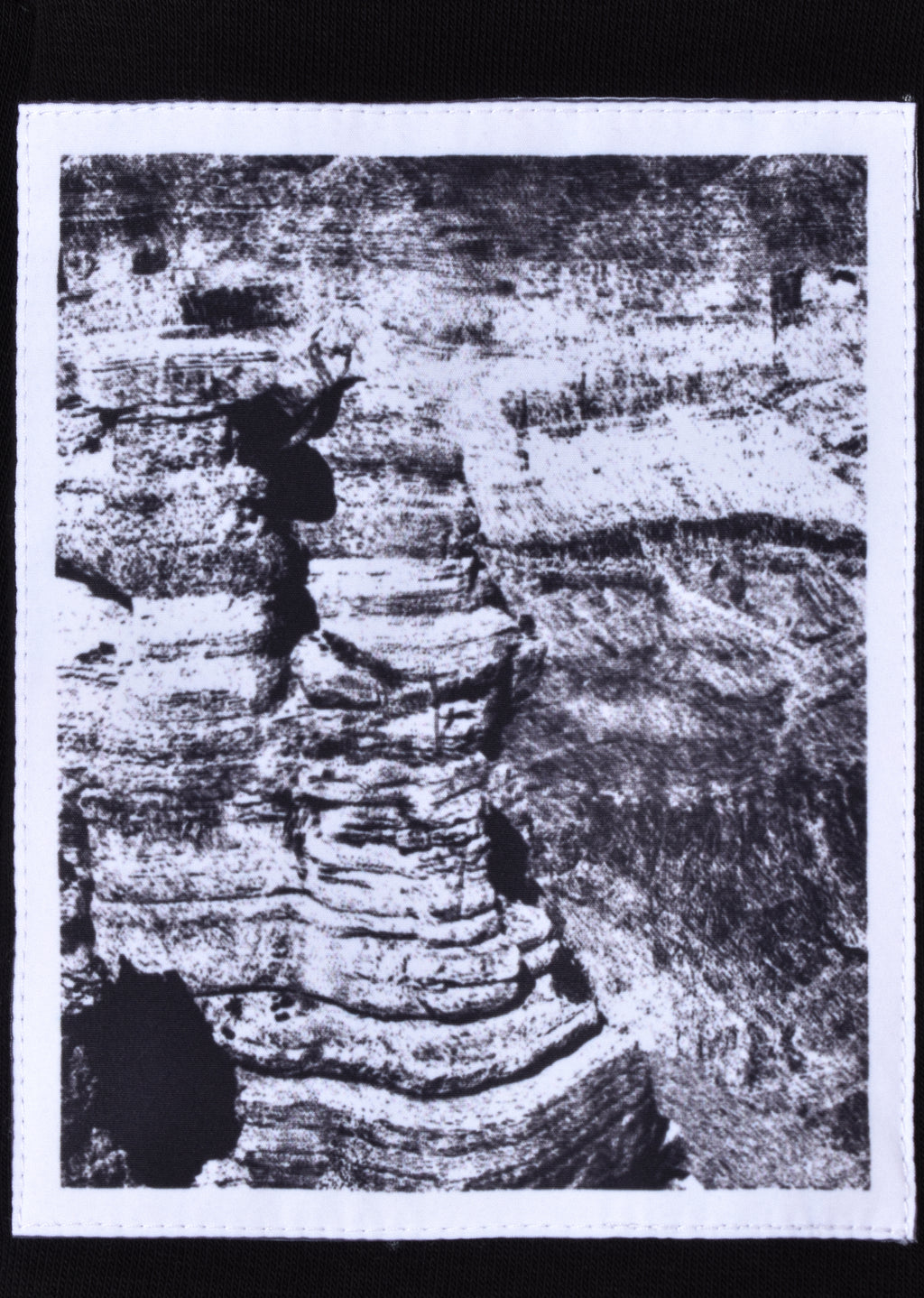 PRINTED PATCH SWEATSHIRT