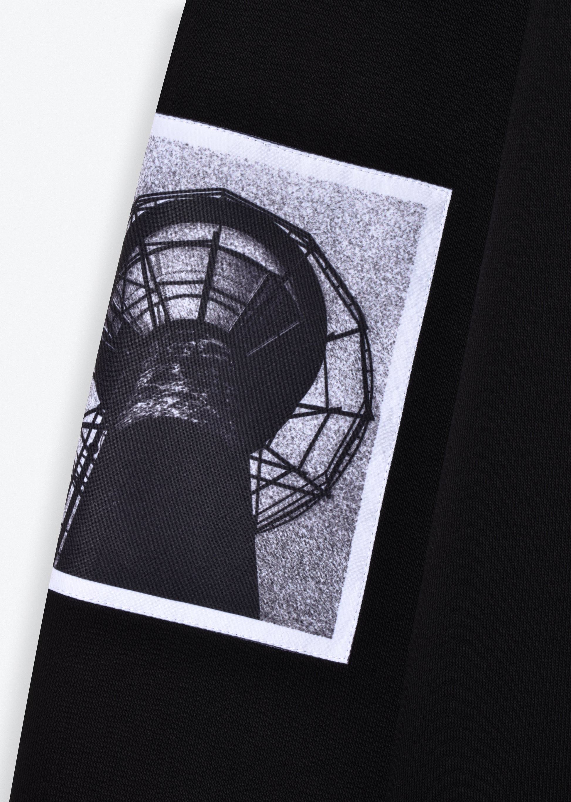 PRINTED PATCH SWEATSHIRT